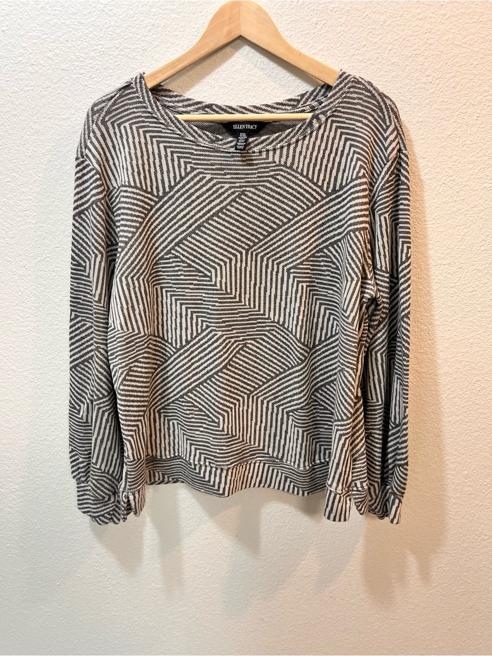 Ellen Tracy Black & Cream Geometric Crewneck Sweater